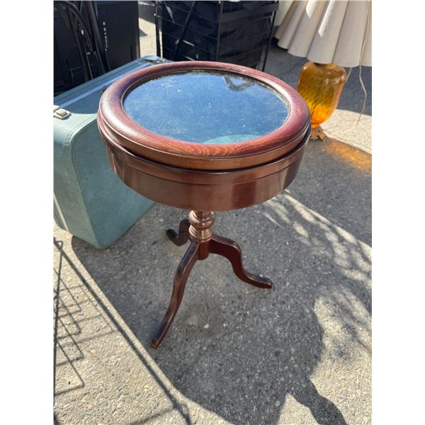 Pedestal table storage display