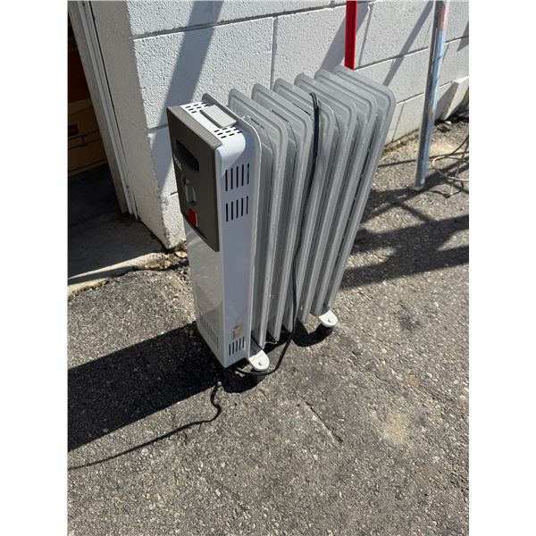 Oil filter heater