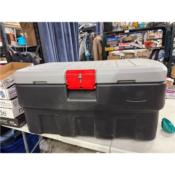 Rubbermaid storage bin
