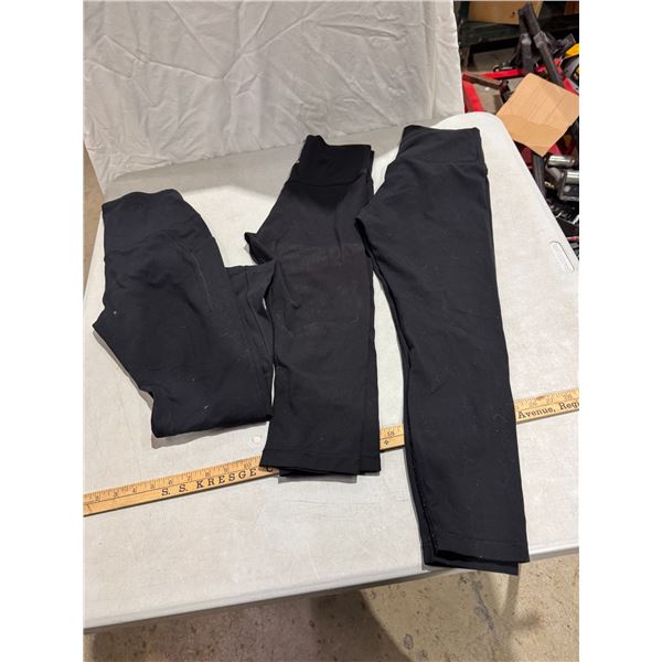 Lulu size 8 capris and pants