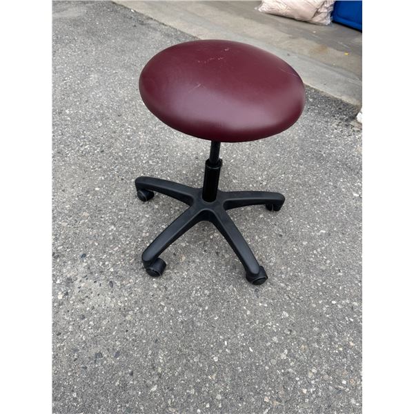Height adjustable stool