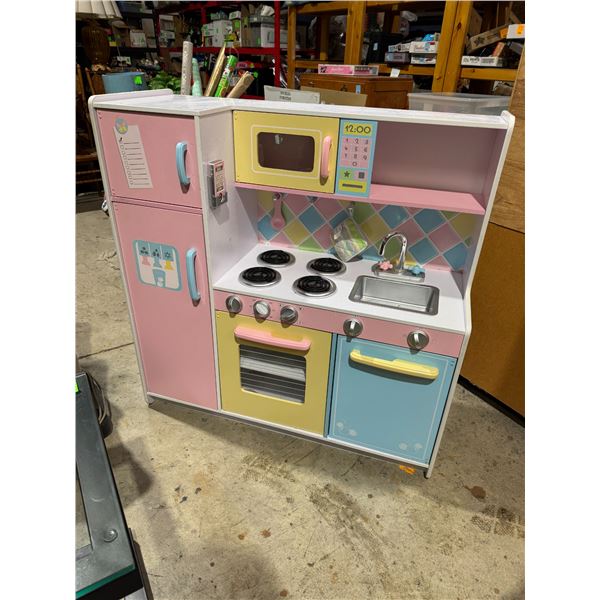 Children's play  kitchen