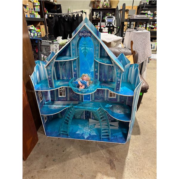 Elsa Disney, frozen castle with Elsa doll