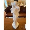 Image 2 : Royal Doulton Couple Kissing Figure