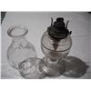 Image 2 : Vintage oil lamp (few chips on bottom) Nu-easle burner with dancing shade