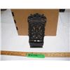Image 1 : Vintage cast iron match holder