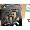 Image 5 : Vintage cast iron match holder