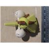 Image 2 : Art Deco Chicken Salt and Pepper shakers with Eggs.