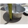 Image 2 : Lot of Trays, Cake Pan, Pot.