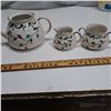 Image 2 : tea pot with cream and sugar pots