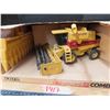 Image 2 : New holland combine TR-96 1/32 scale-original box