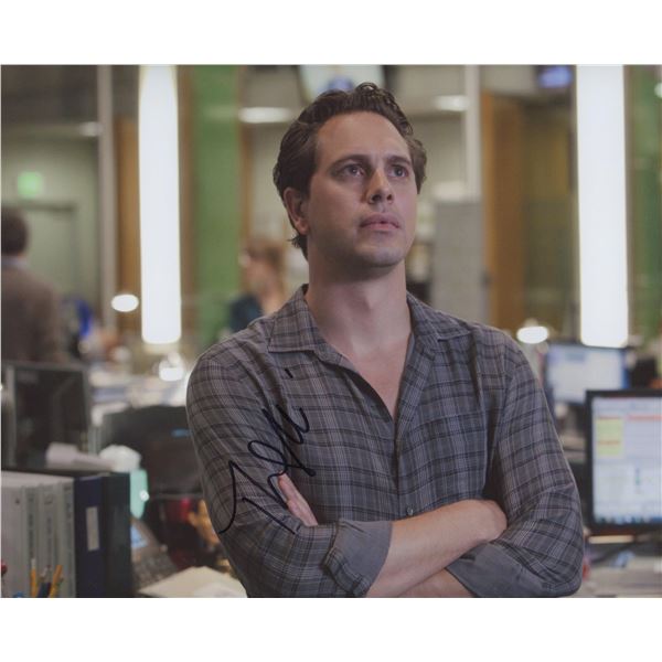 The Newsroom Thomas Sadoski signed photo