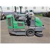 Image 2 : (1007594) 2017 Tennant S30-826 Ride-On Floor Sweeper (Starts & Runs - See Video)