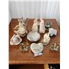 Image 2 : Vintage Italian Alabaster Carved Cockatoos, Bookends & Collectibles