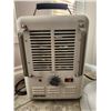 Image 4 : Sylvania Oscillating Fan & Patton Heater Model PUH680-CN