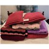 Image 1 : 5 Handmade Blankets, 2 Large Pillows