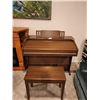 Image 2 : Yamaha Electone Electric Organ - B55, B-75 - Headphones Included