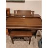 Image 5 : Yamaha Electone Electric Organ - B55, B-75 - Headphones Included