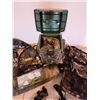 Image 4 : XL Men's Camo Jacket, Camo Tent, 2 Camo Bags, 2 Headlamps, Hunter Seat/Storage