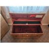 Image 7 : Genuine Lane Cedar Chest with Lock & Key