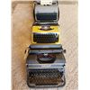 Image 3 : 3 Vintage Typewriters in cases