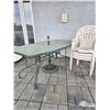 Image 3 : Metal Table, Umbrella, 4 Plastic Lawn Chairs