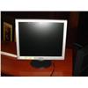 Image 1 : Gateway 19" Lcd Flat Panel Monitor