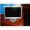 Image 1 : 19" Widescreen Lcd Flat Panel Monitor