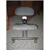 Image 1 : Ergo Knee & Back Chair