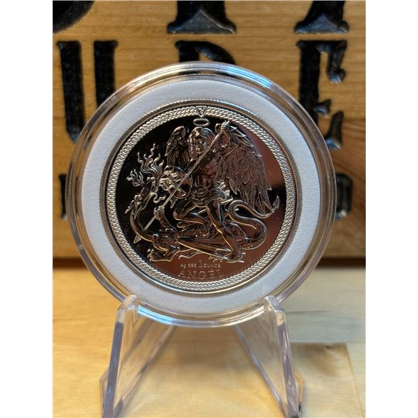 Lot 34-1)  1 oz Isle of Man Angel silver round