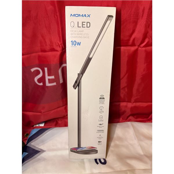 MOMAX QLED LAMP WITH WIRELESS CHARGING BASE 10W FACTORY SEALED