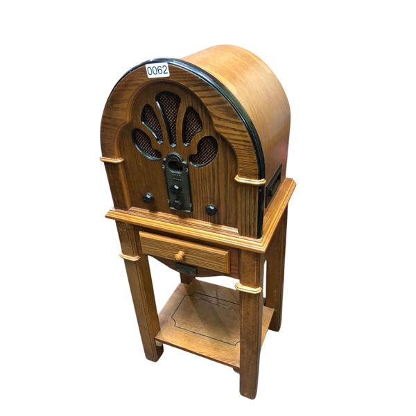 THOMAS COLLECTORS EDITION RADIO WITH CASET PLAYER (APPROX 32in X 11in X 14in)