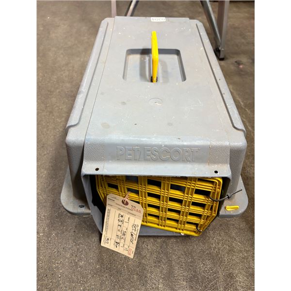 PET CARRYING CASE