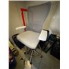 Image 1 : HAWORTH Contemporary counter top office arm chair retail approx $1200