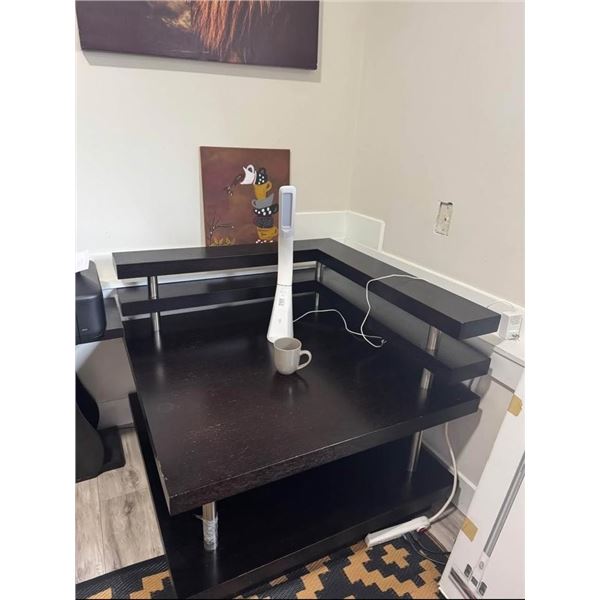 Contemporary office corner desk - approx. 31in tall x 38in depth x 38in. Pickup in Surrey via appoin