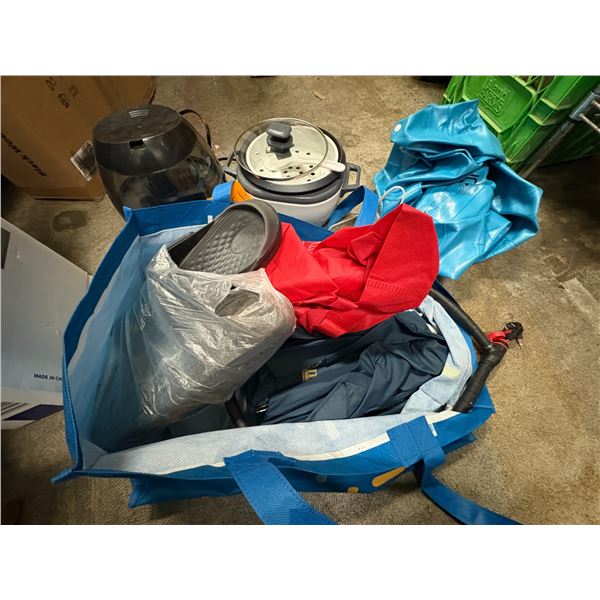 Group of misc. - Pair of slippers, rice cooker, humidifier, bike lock, etc.