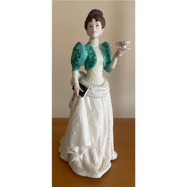 1995-1996 President's Club Mrs.Albee Recognition Award For Service & Dedication 7" tall