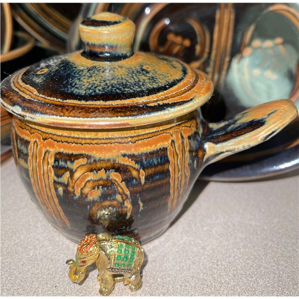 Collectible Pottery To Catch Anybody's Eye While Walking By