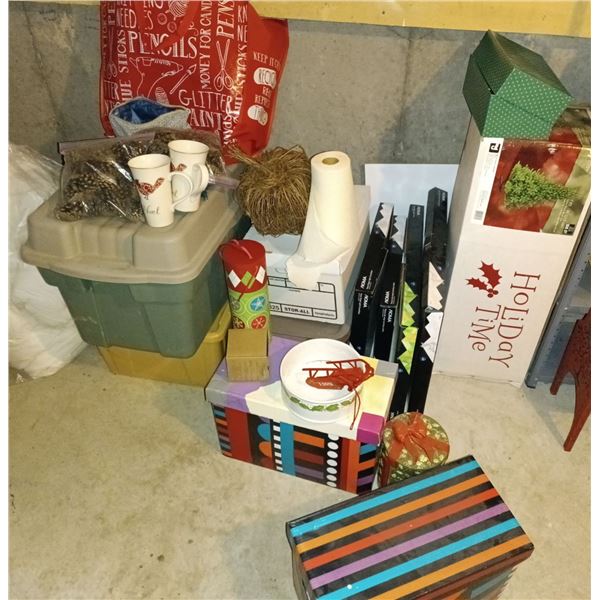 Huge Lot Of Christmas Decorations +++  7ft Holiday Time Christmas Tree