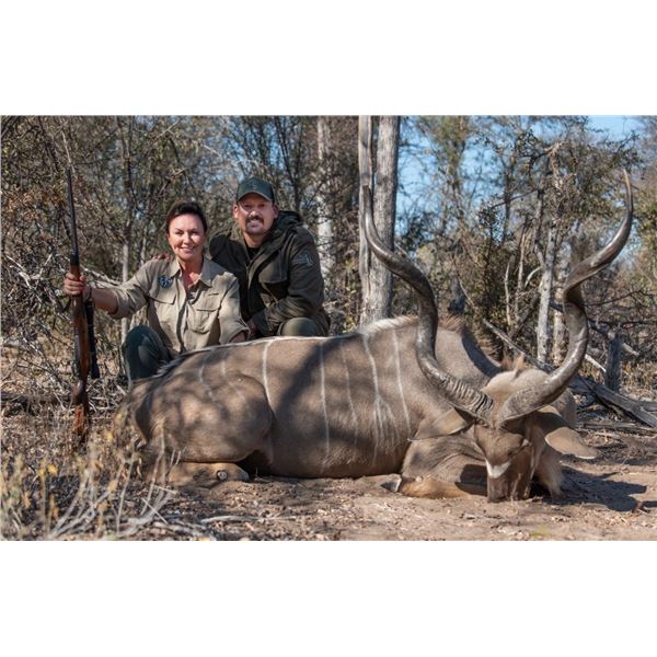 4-Day Hunt for 3 Hunters - Dzombo Hunting