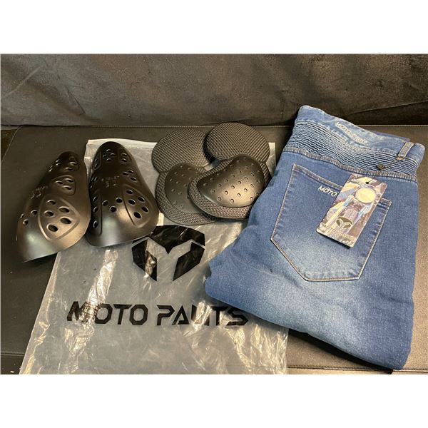 1 Pair of Men's Motorcycle Riding Jeans - Size L/32-34 - New w/ Tags