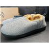 Image 3 : 1 Pair of SnugLeaves Men's Fuzzy Sherpa Non-Slip Grip Slippers - Size 13-14 - Light Grey - New