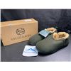 Image 1 : 1 Pair of SnugLeaves Men's Fuzzy Sherpa Non-Slip Grip Slippers - Size 7-8 - Olive Green - New