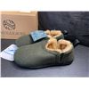 Image 2 : 1 Pair of SnugLeaves Men's Fuzzy Sherpa Non-Slip Grip Slippers - Size 7-8 - Olive Green - New