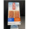 Image 1 : 1 Box of CLIF Energy Bars - 22 Bars x 68g; (11 Chocolate Chip & 11 Crunchy Peanut Butter)