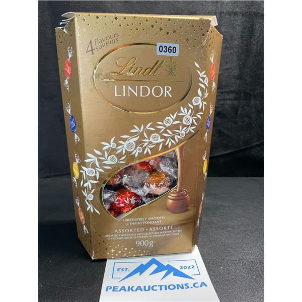 1 Box of Lindt Lindor Assorted Chocolates - Large 900g Box - New (BB: JL 31/2025)
