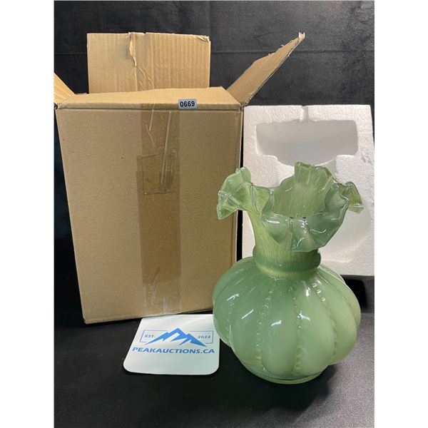 1 Joeyan Large Glass Vase for Flowers - Green - 20cm Tall - New
