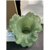 Image 2 : 1 Joeyan Large Glass Vase for Flowers - Green - 20cm Tall - New