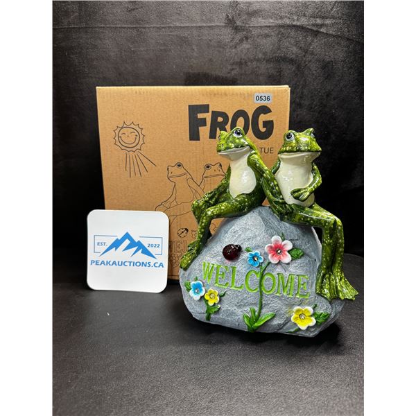 Solar LED Frog Welcome Statue for Yard and Garden Decor - New