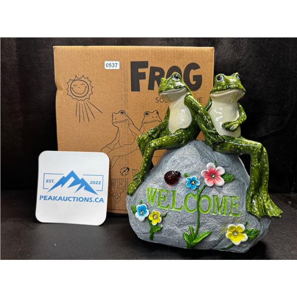 Solar LED Frog Welcome Statue for Yard and Garden Decor - New